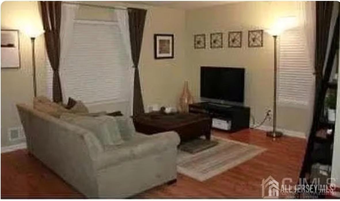 36-B 36 B Henry St #36B - Photo 6 of 11