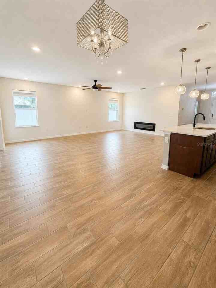 433 Sardinia Cir - Photo 4 of 10
