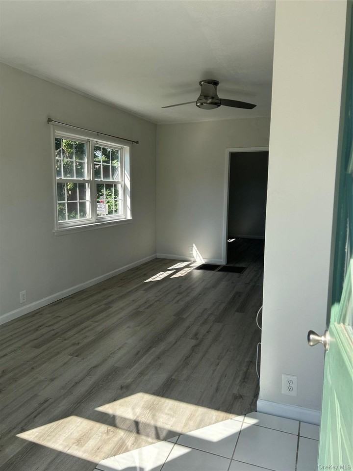 1572 Main Rd - Photo 3 of 7