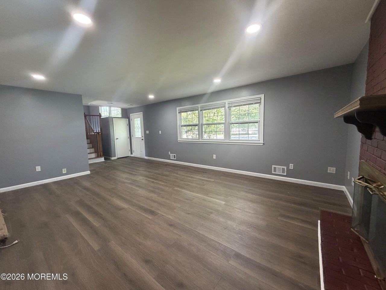 434 Plainfield Rd - Photo 5 of 32