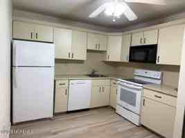 featured image of 113 Amberly Dr #F