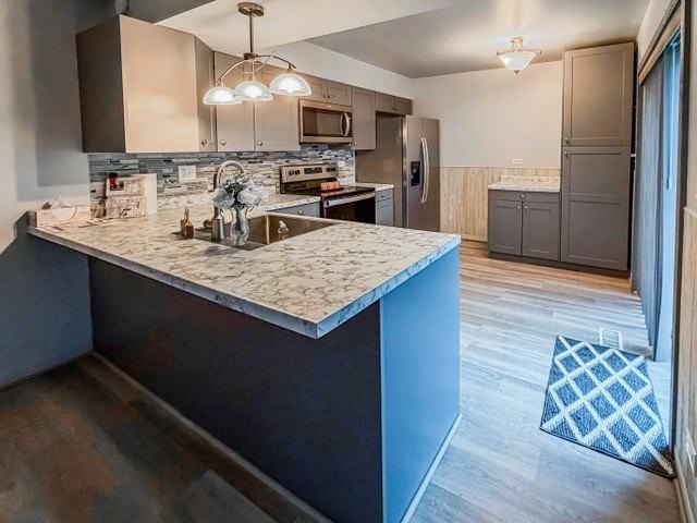 939 Chase Ct - Photo 4 of 32