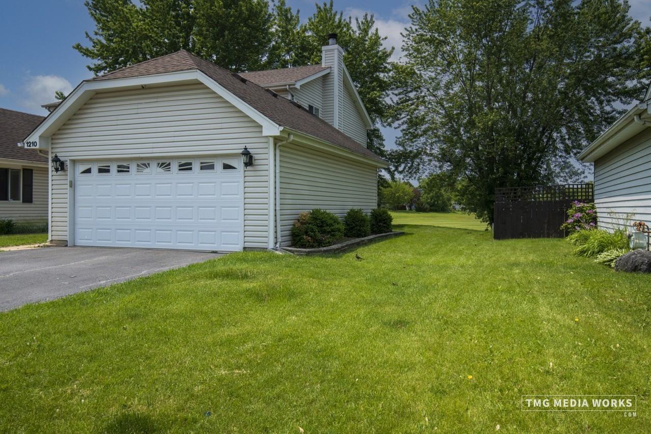 1210 Andover Cir - Photo 2 of 29