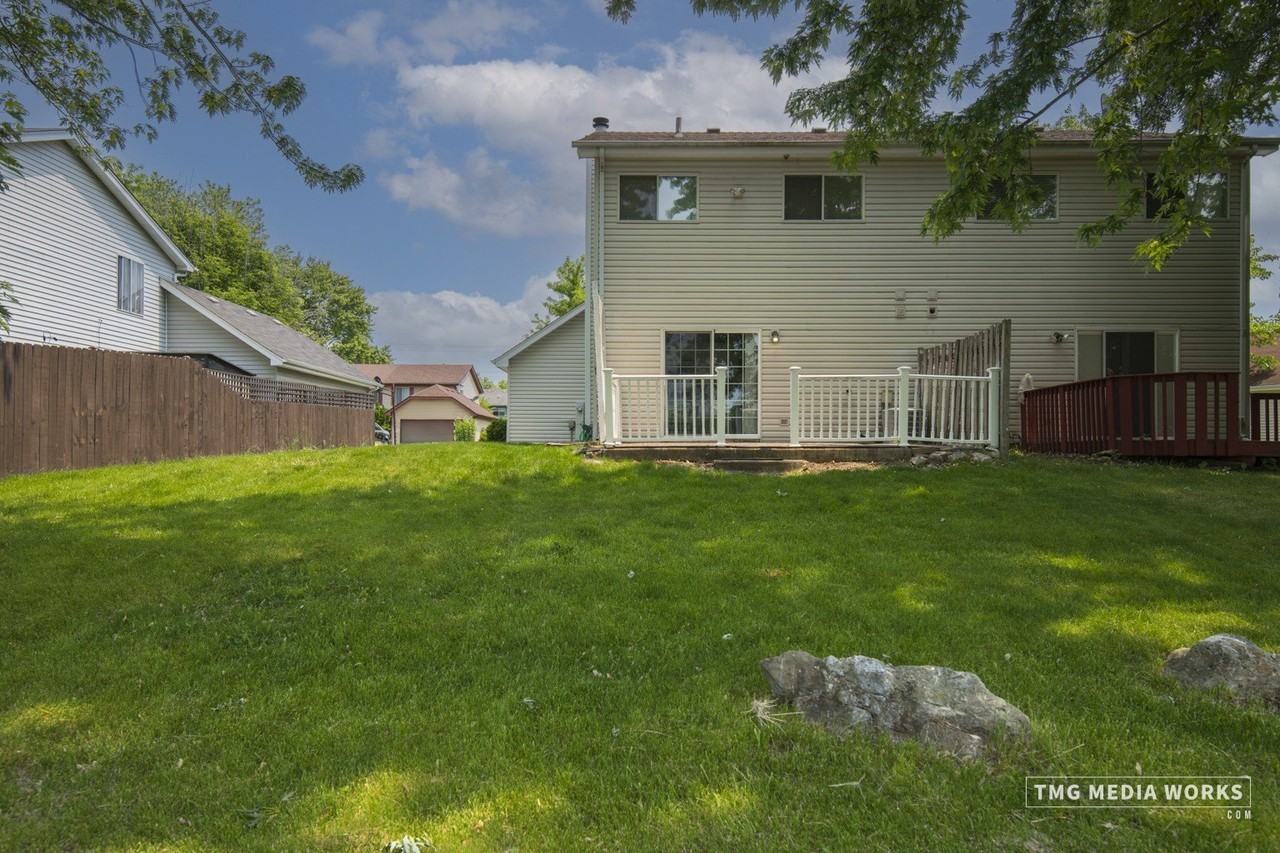 1210 Andover Cir - Photo 3 of 29