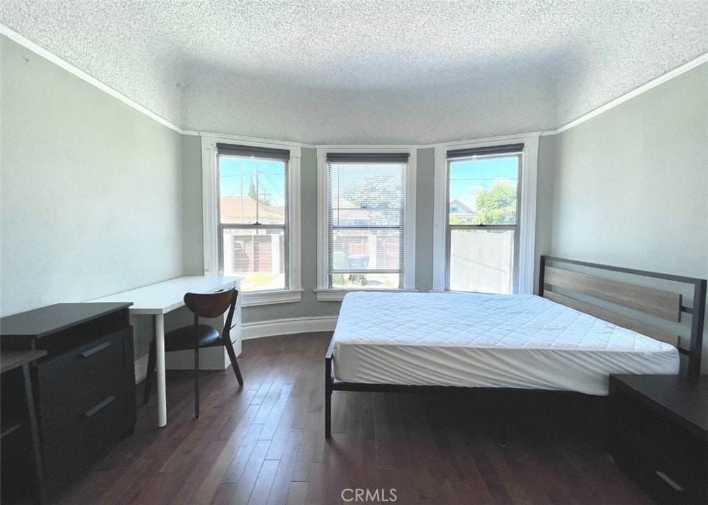 1356 W 30th St - Photo 6 of 9
