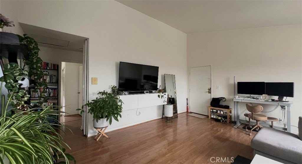 1143 Wilcox Pl - Photo 2 of 14