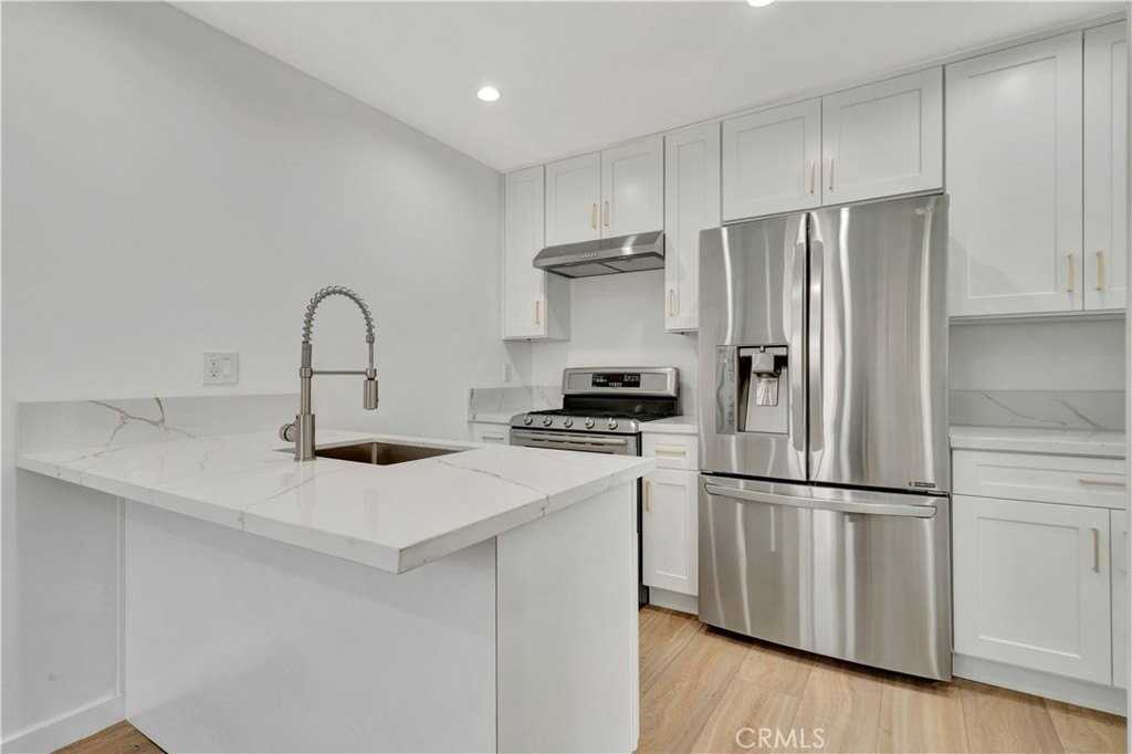 16654 Horace St - Photo 4 of 12
