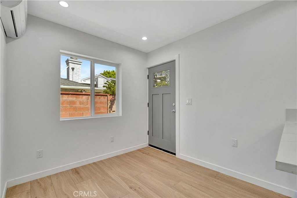 16654 Horace St - Photo 5 of 12