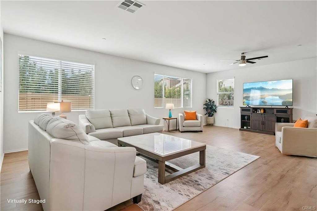 7153 Gypsum Dr - Photo 4 of 49