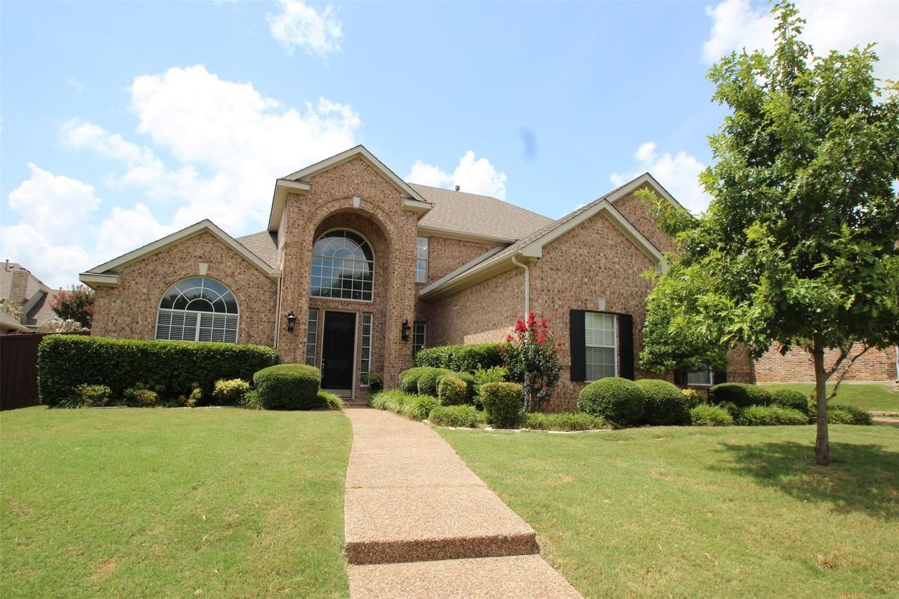 1716 Winding Hollow Ln - Photo 2 of 11
