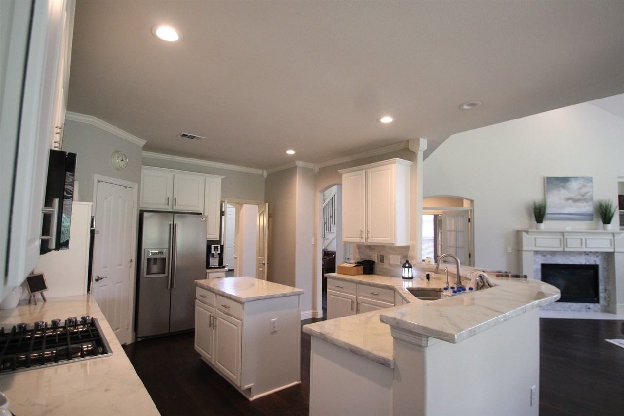 1716 Winding Hollow Ln - Photo 6 of 11