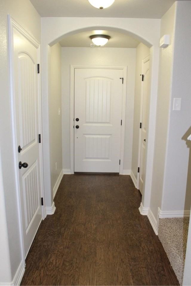 212 W Lake St - Photo 2 of 12