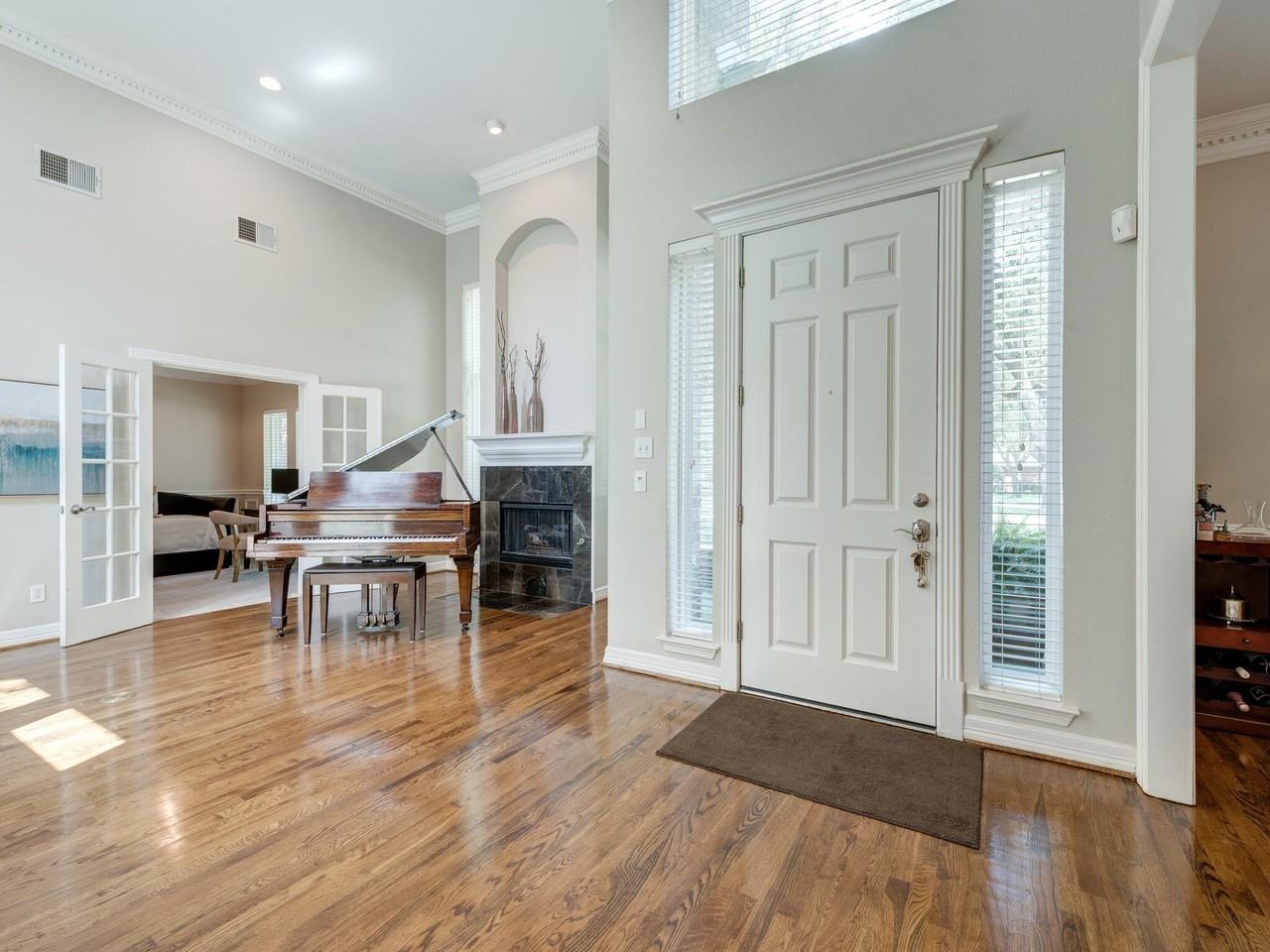 250 Glenrose Ct - Photo 3 of 38