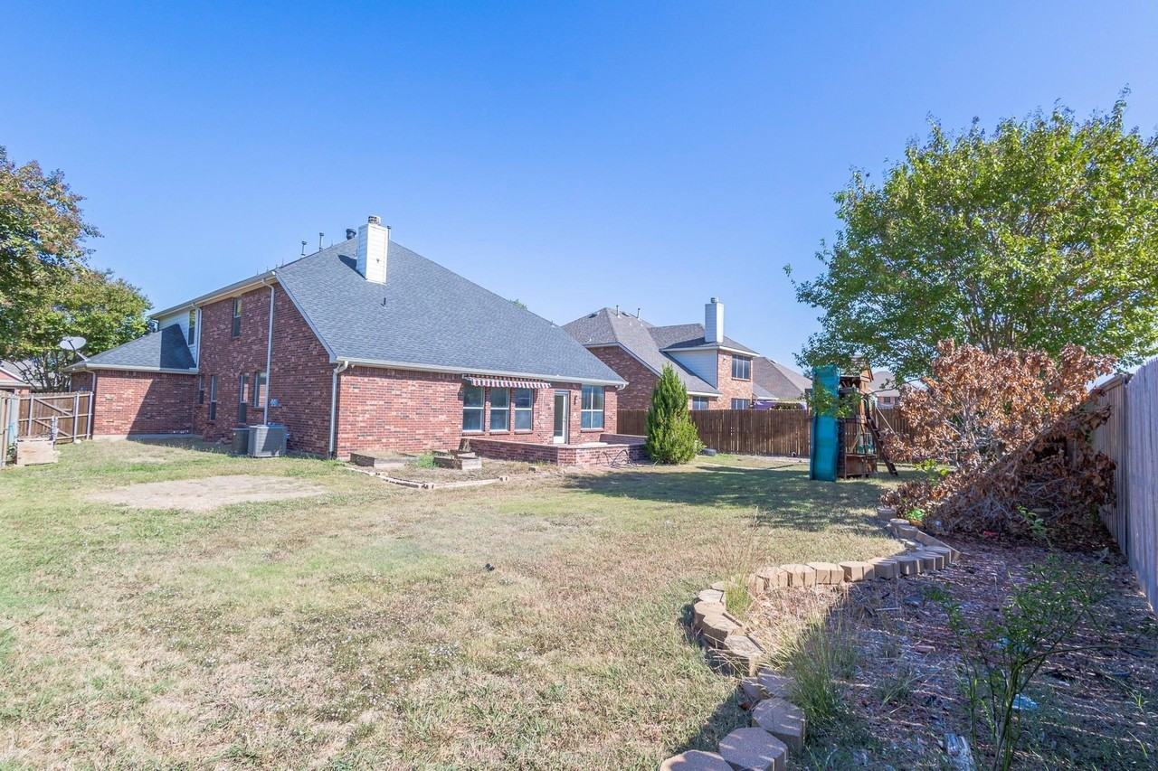 2905 Preston Ln - Photo 3 of 40