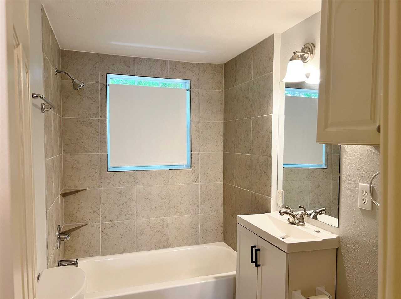 423 Dr Martin Luther King Jr Blvd - Photo 6 of 8