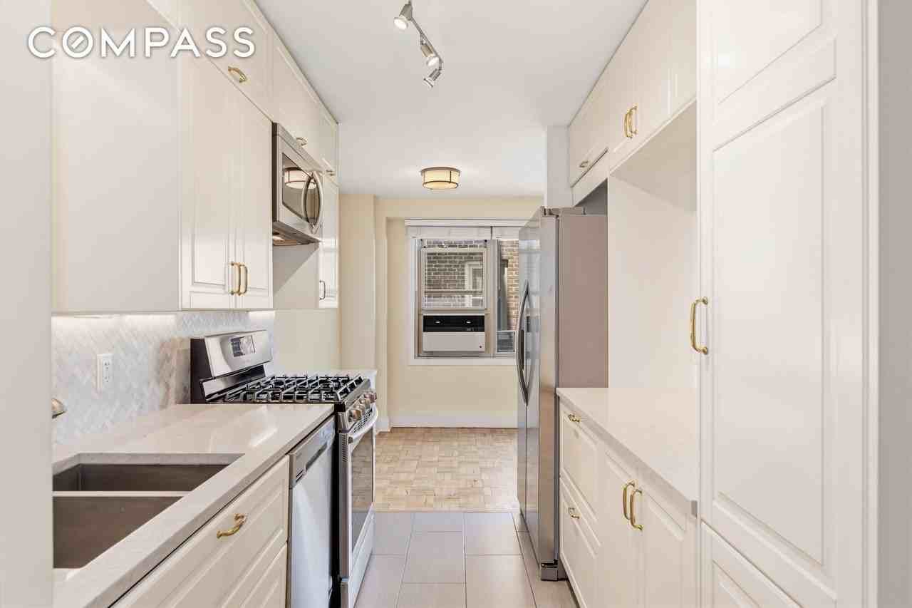 900 W 190th St #11A - Photo 6 of 12