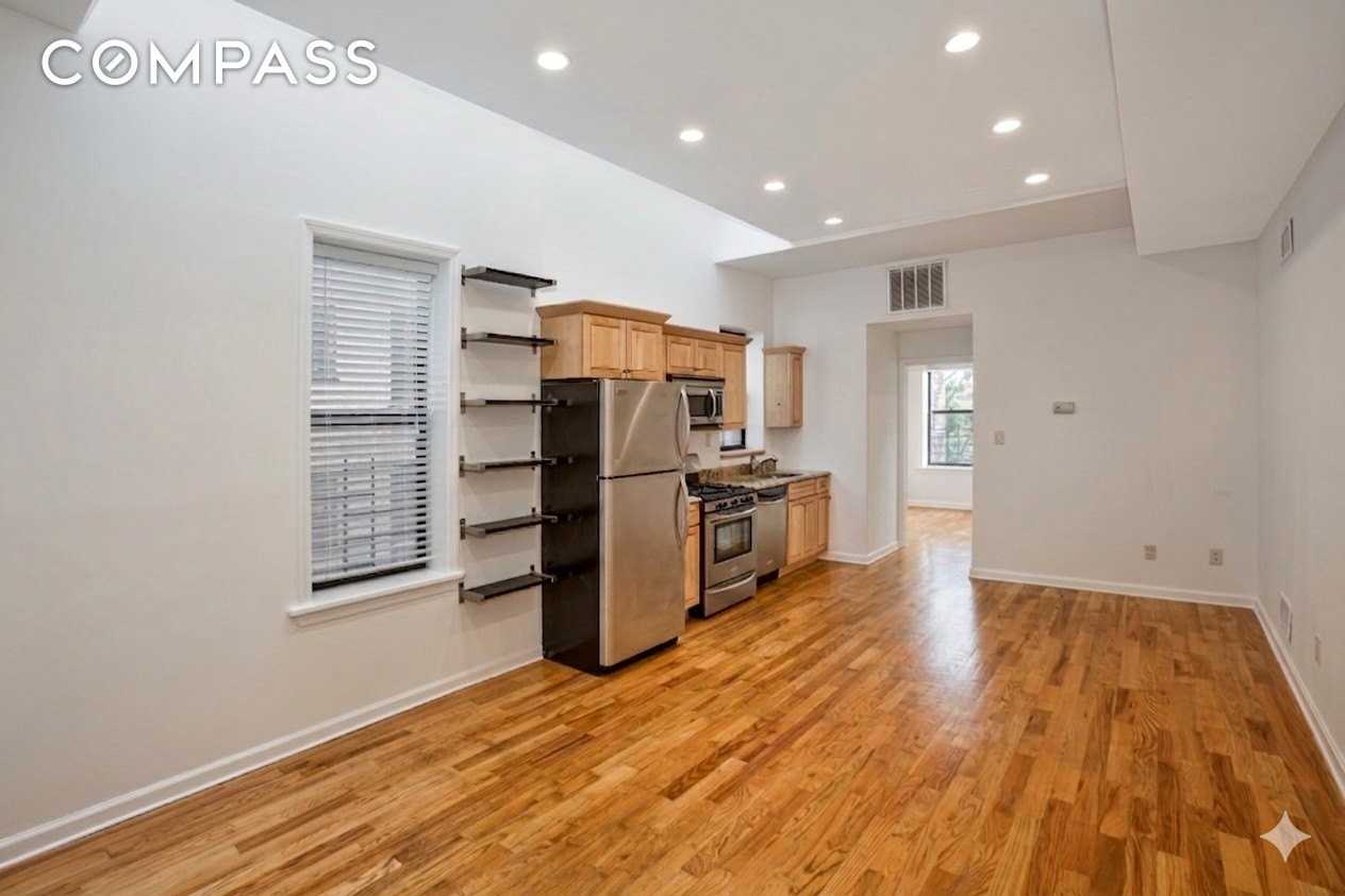 362 Eastern Pkwy #4C - Photo 2 of 7
