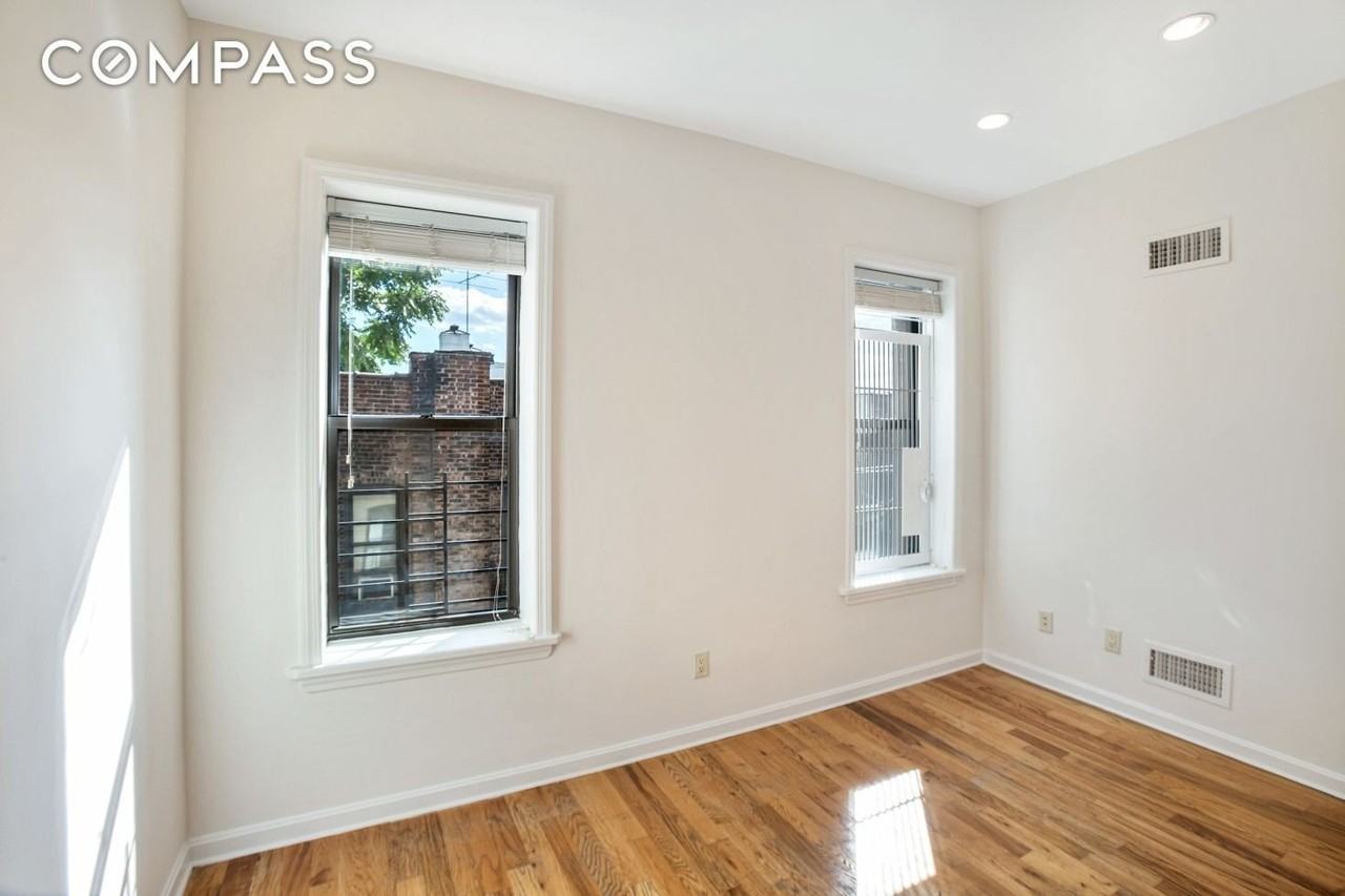 362 Eastern Pkwy #4C - Photo 3 of 7