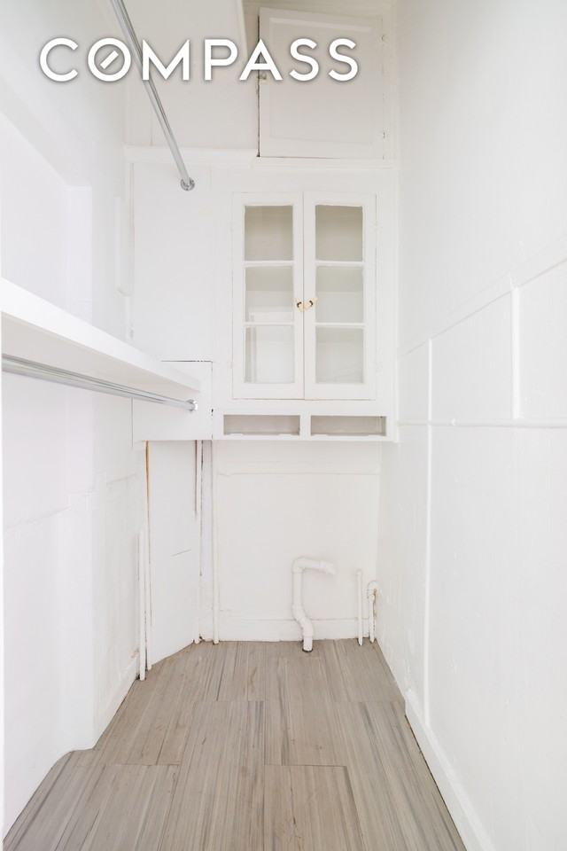 212 W 11th St - Photo 6 of 7