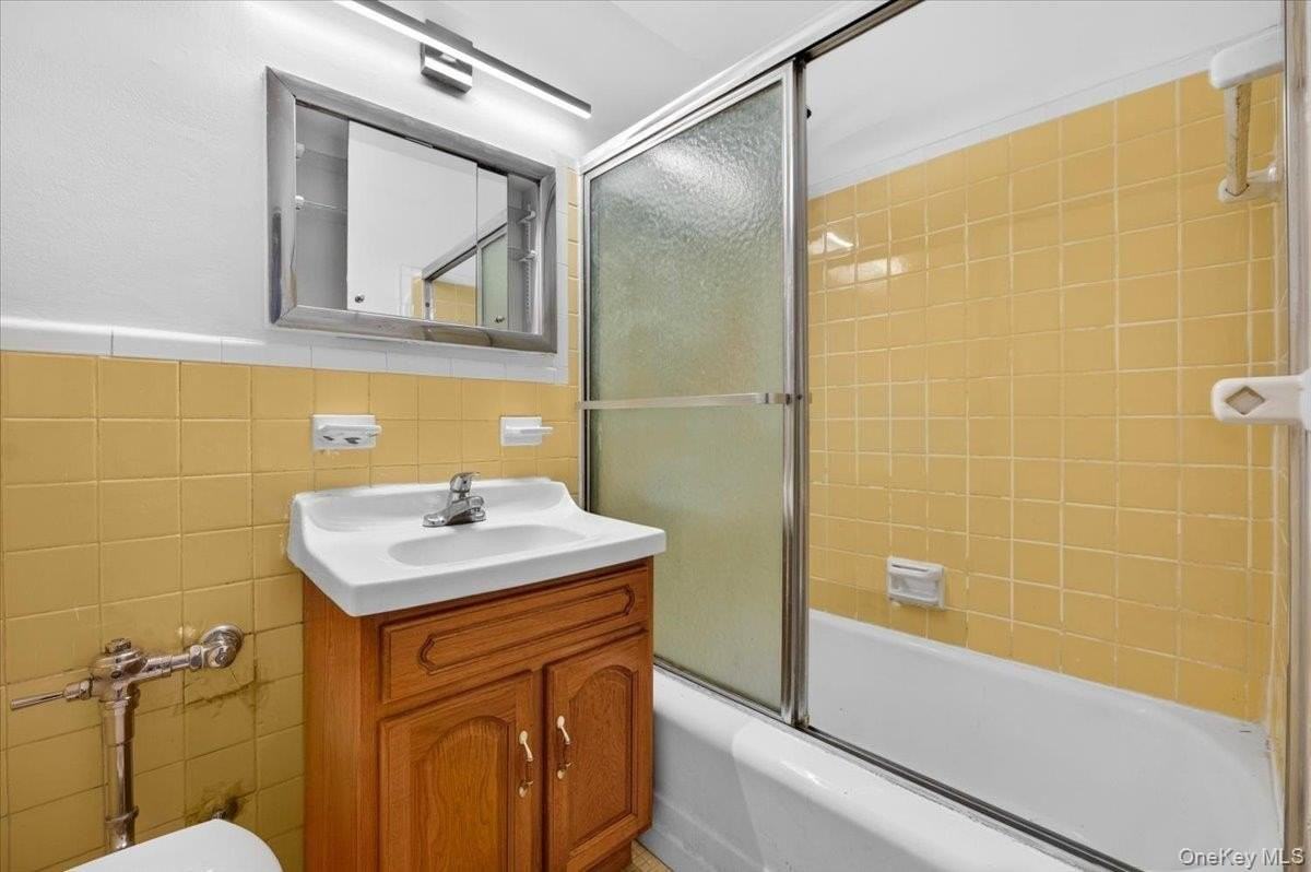 3730 73rd St #1D - Photo 7 of 16