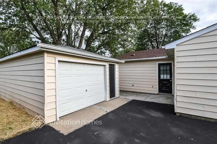 200 Valley Dr - Photo 2 of 22