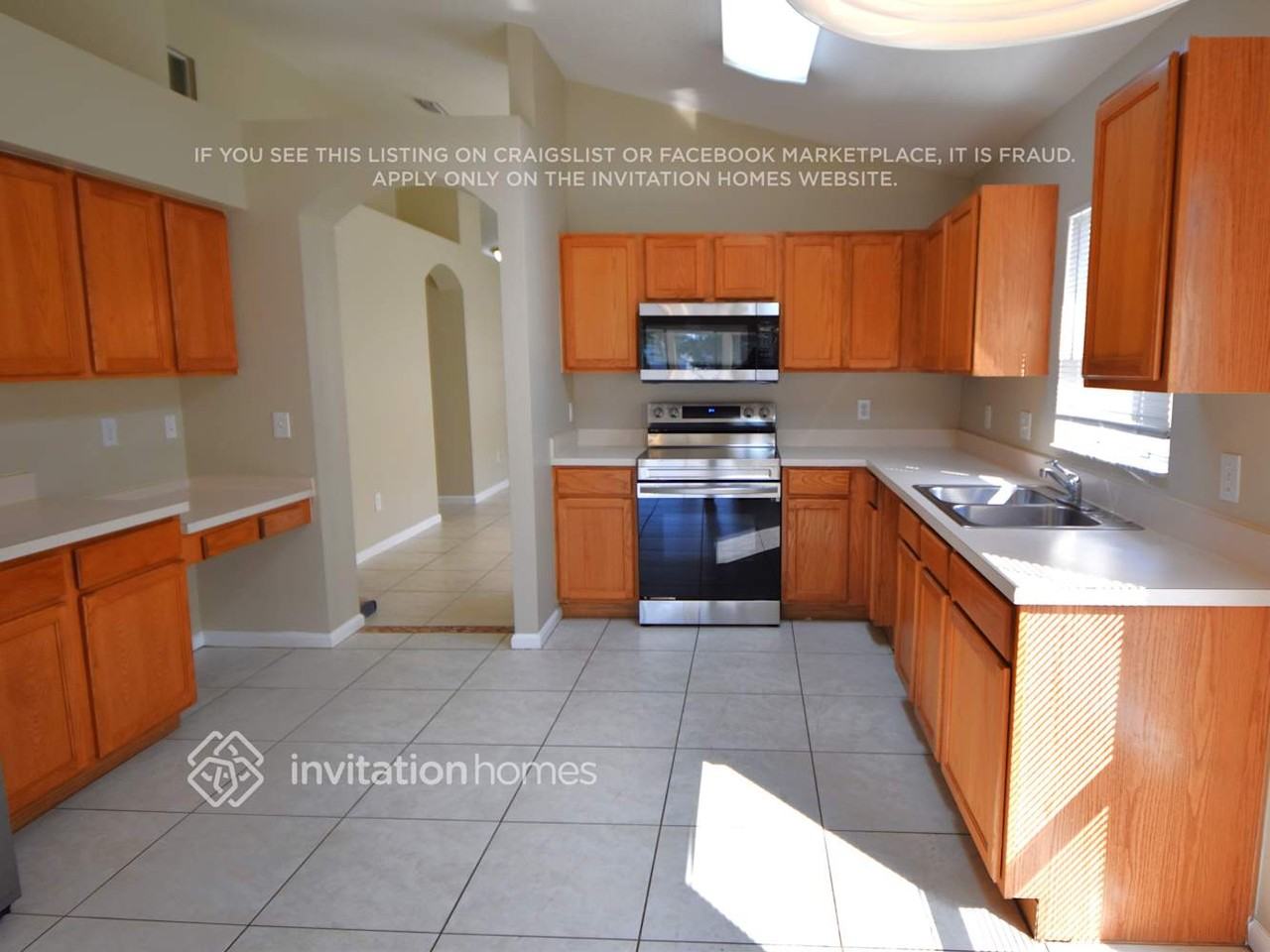 10218 Hunters Haven Blvd - Photo 4 of 15