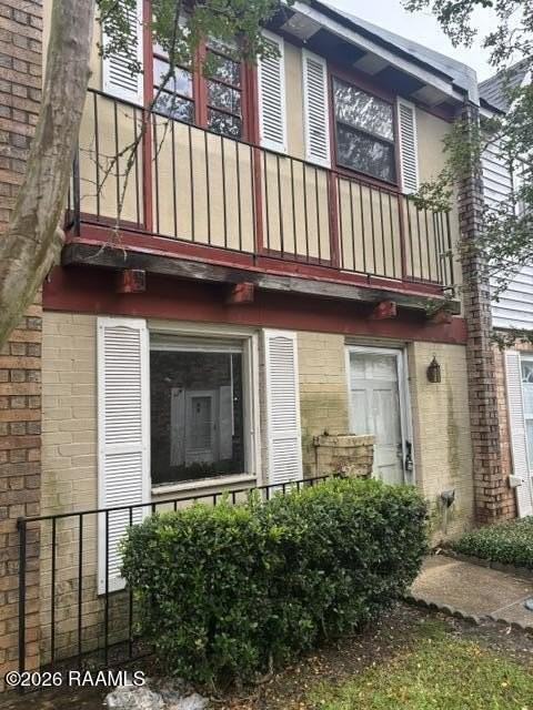 1312 Dulles Dr #D - Photo 3 of 29