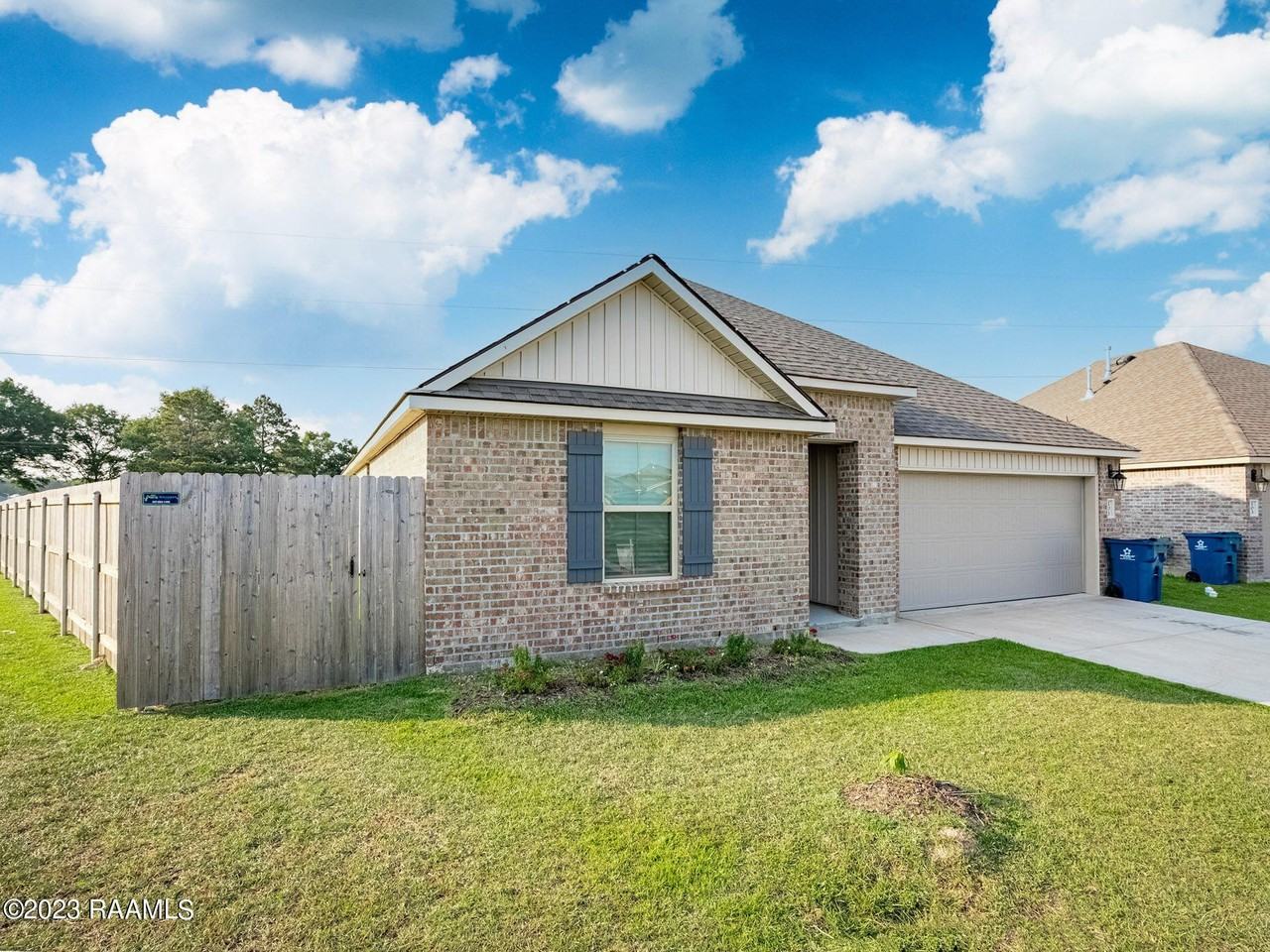 101 Eagle Lake Dr - Photo 3 of 32