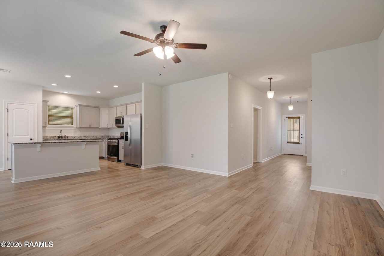 306 Tall Meadows Ln - Photo 4 of 15