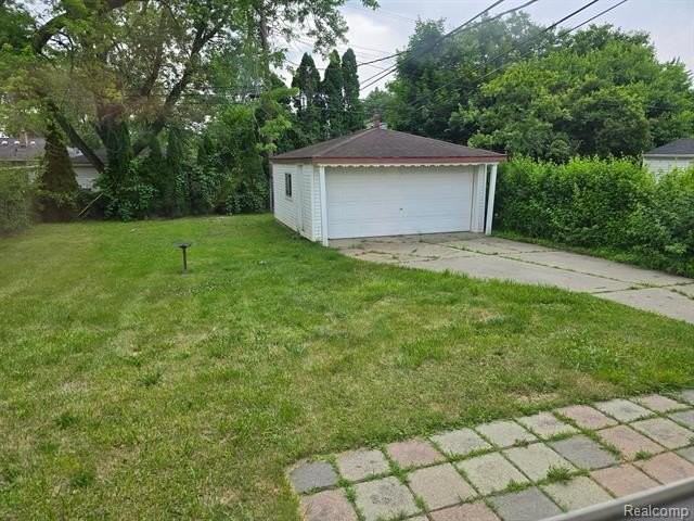 28741 Kathryn St - Photo 2 of 17