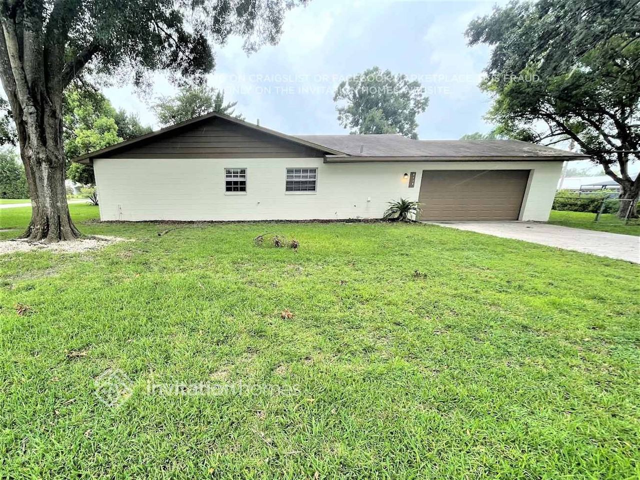 6115 Donegal E - Photo 3 of 26