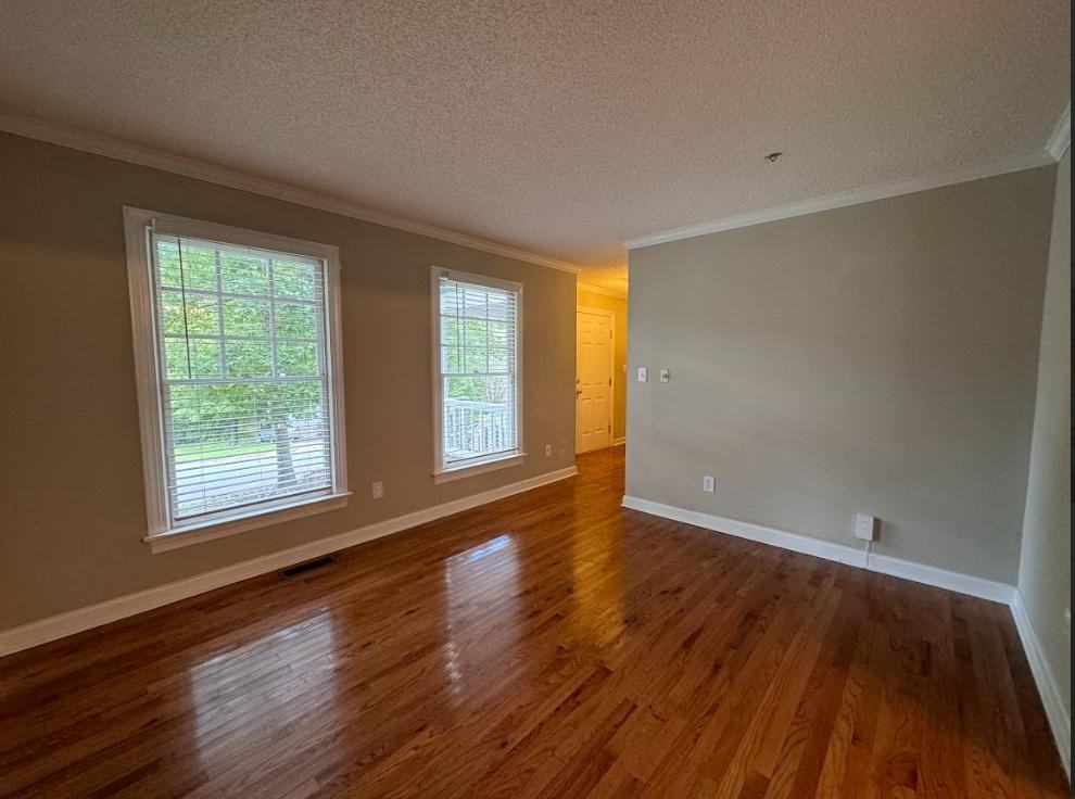 101 Queens Knoll Ct - Photo 2 of 27