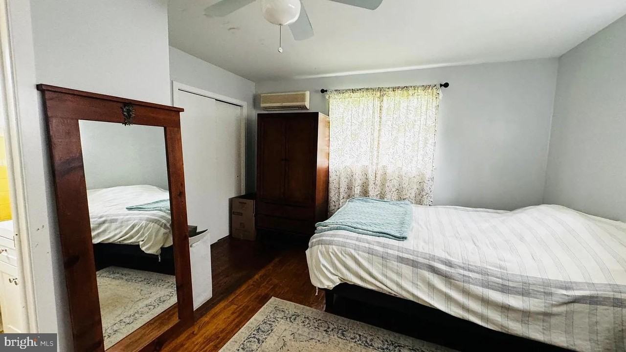 5024 River Rd - Photo 3 of 37