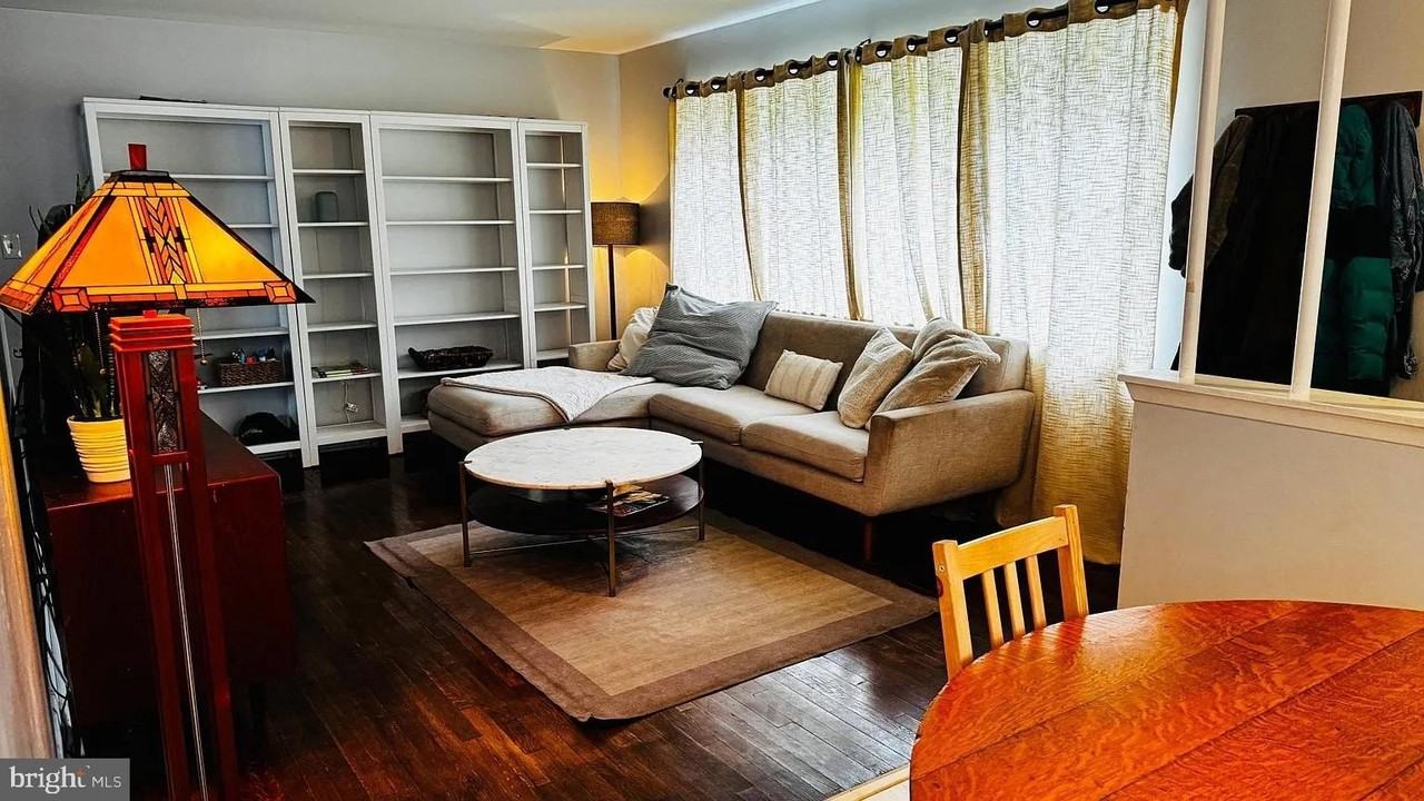 5024 River Rd - Photo 4 of 37