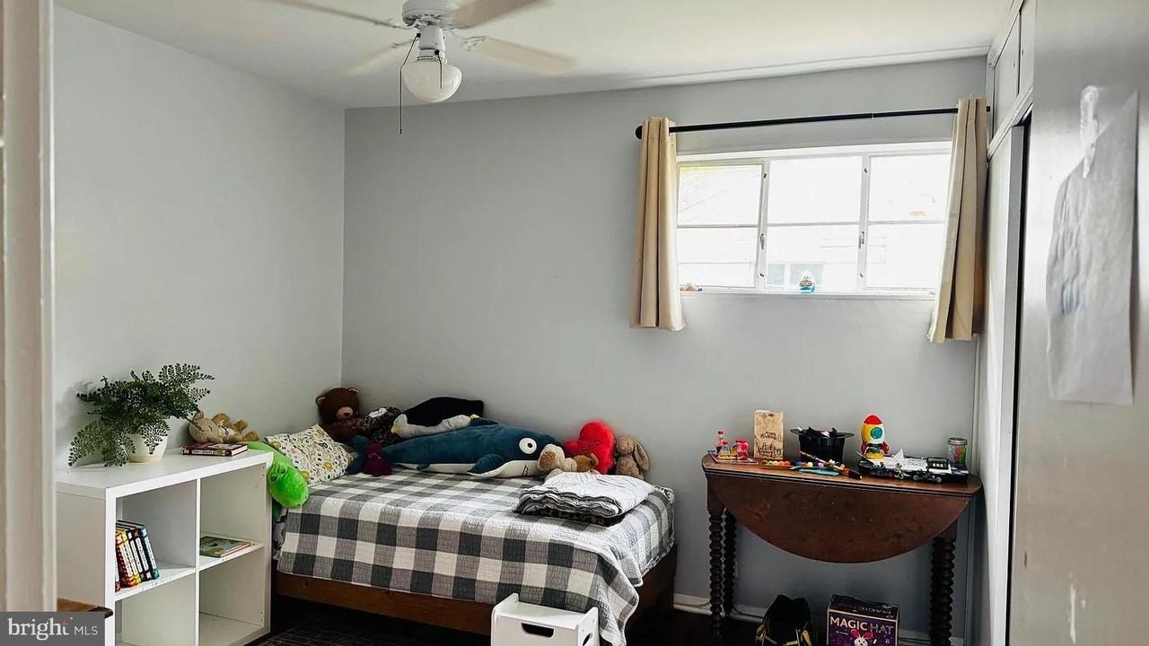 5024 River Rd - Photo 6 of 37