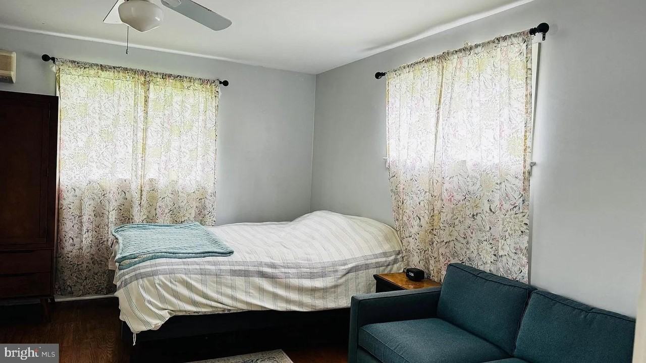 5024 River Rd - Photo 7 of 37