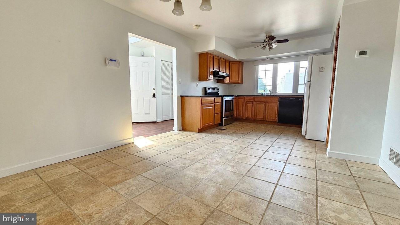 117 Hamlet Dr - Photo 3 of 32