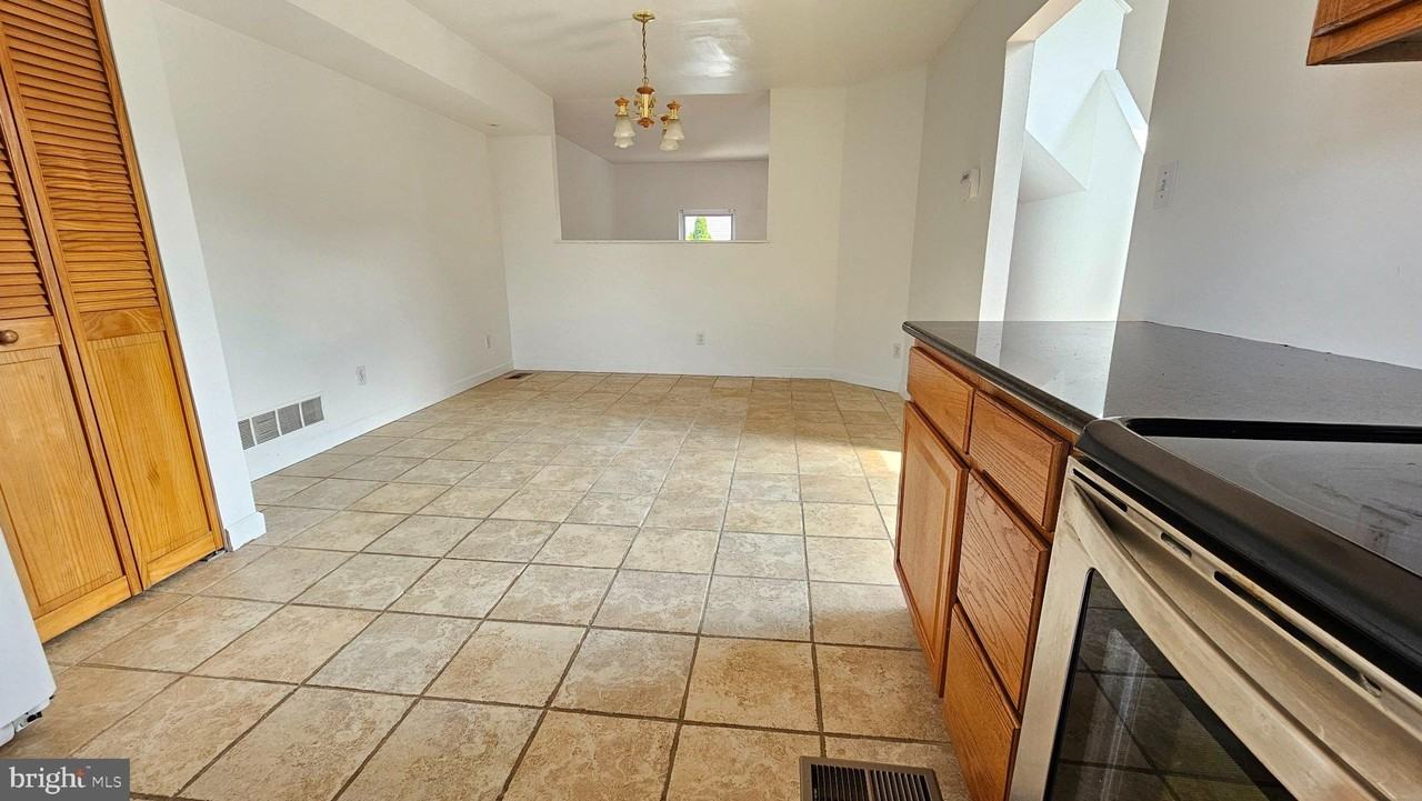 117 Hamlet Dr - Photo 4 of 32