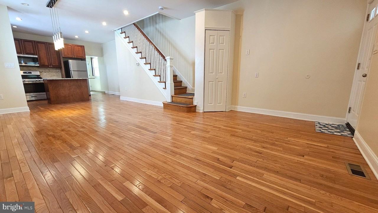 130 Rockland Ave - Photo 2 of 28