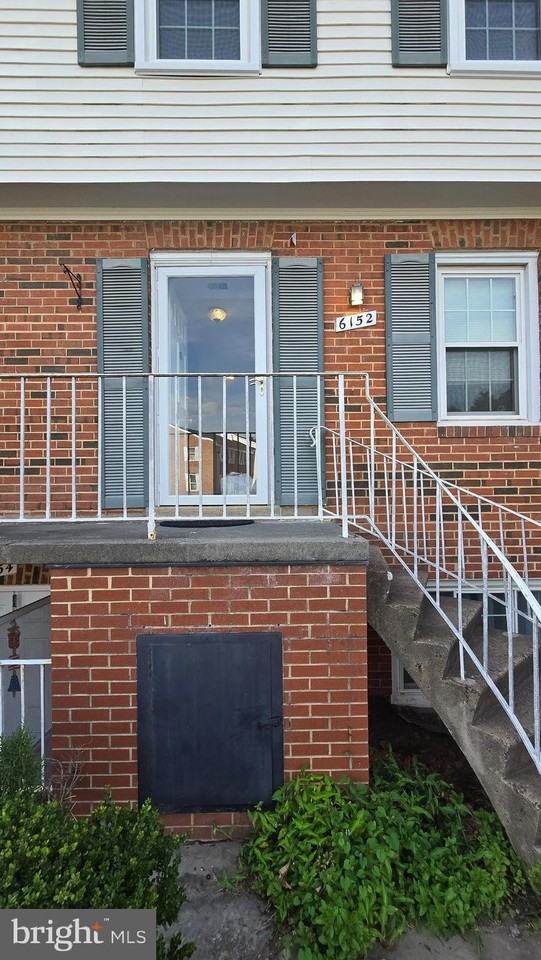6152 Strasburg Dr - Photo 2 of 37