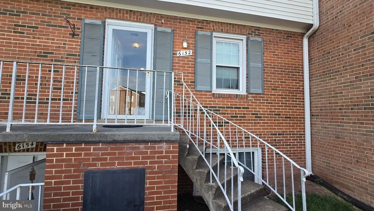 6152 Strasburg Dr - Photo 3 of 37