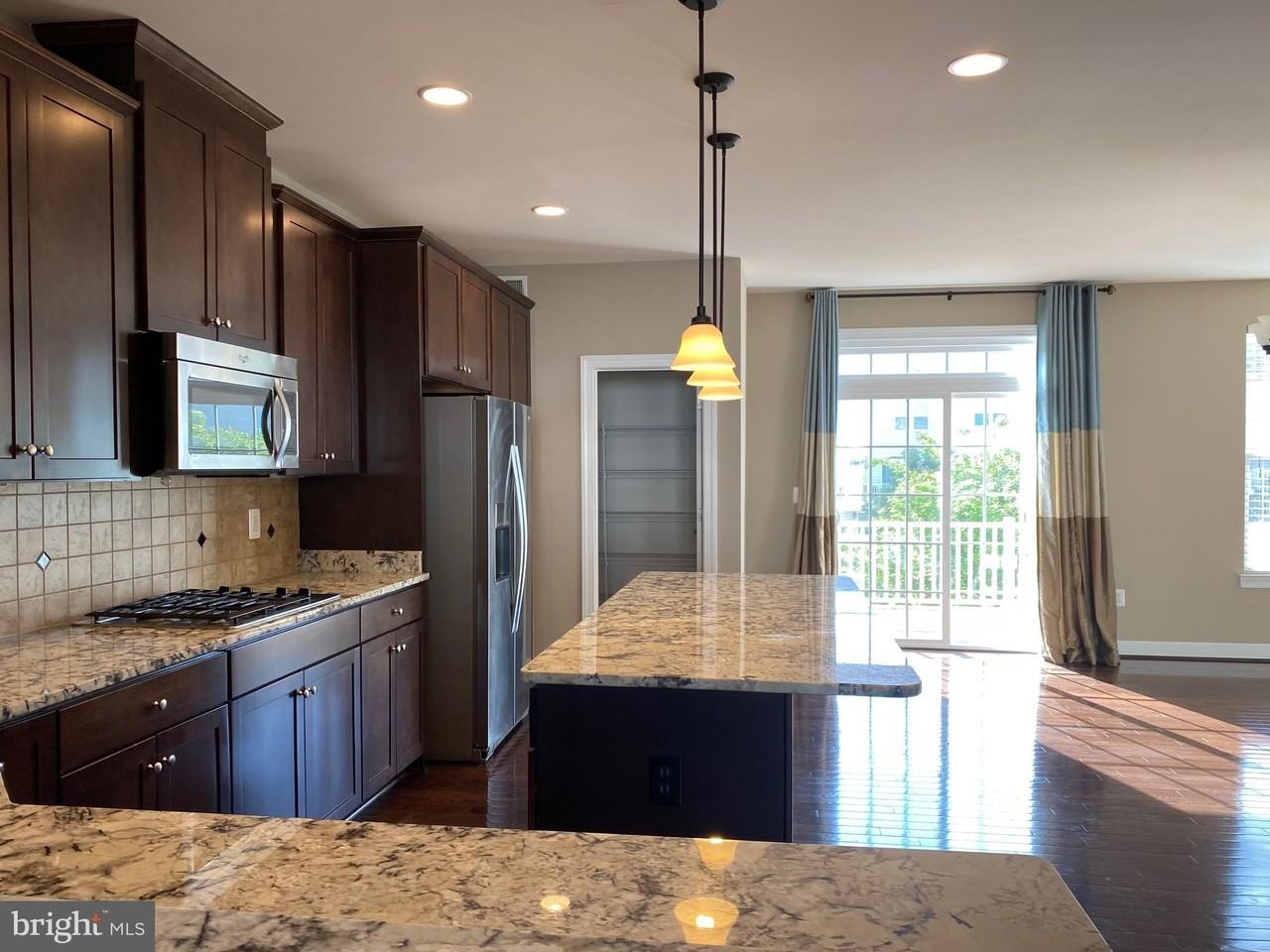 16704 Shackleford Way - Photo 6 of 26