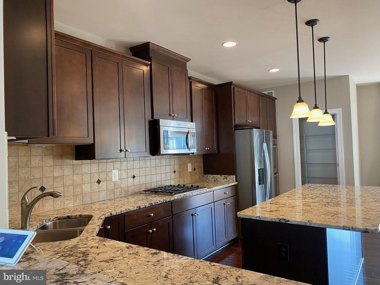 16704 Shackleford Way - Photo 7 of 26