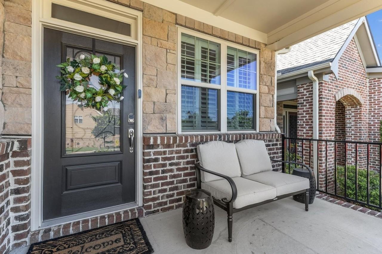 616 Angelica Cir - Photo 2 of 27