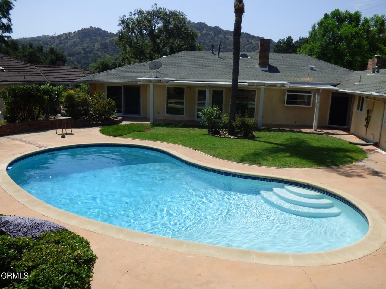 1429 Descanso Dr - Photo 4 of 20