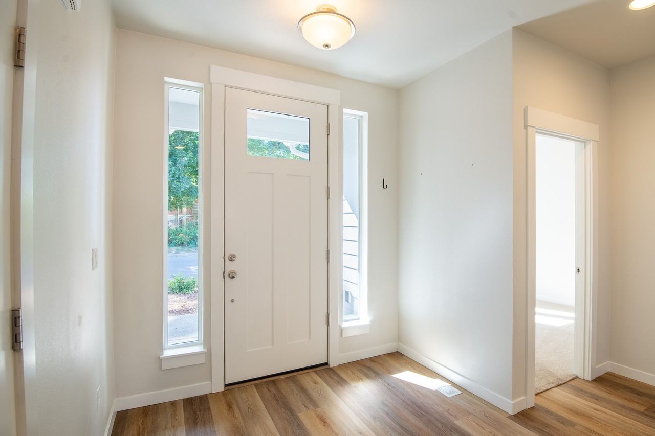 5175 Parkway Dr Ne - Photo 2 of 33