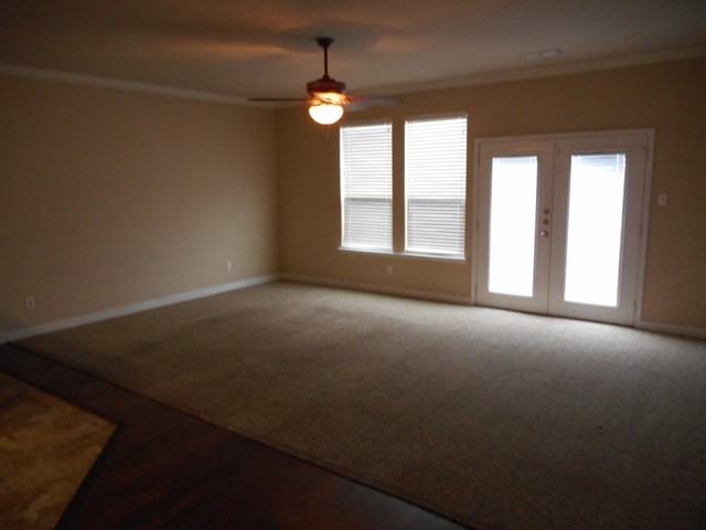 1413 Amazon Dr - Photo 2 of 9