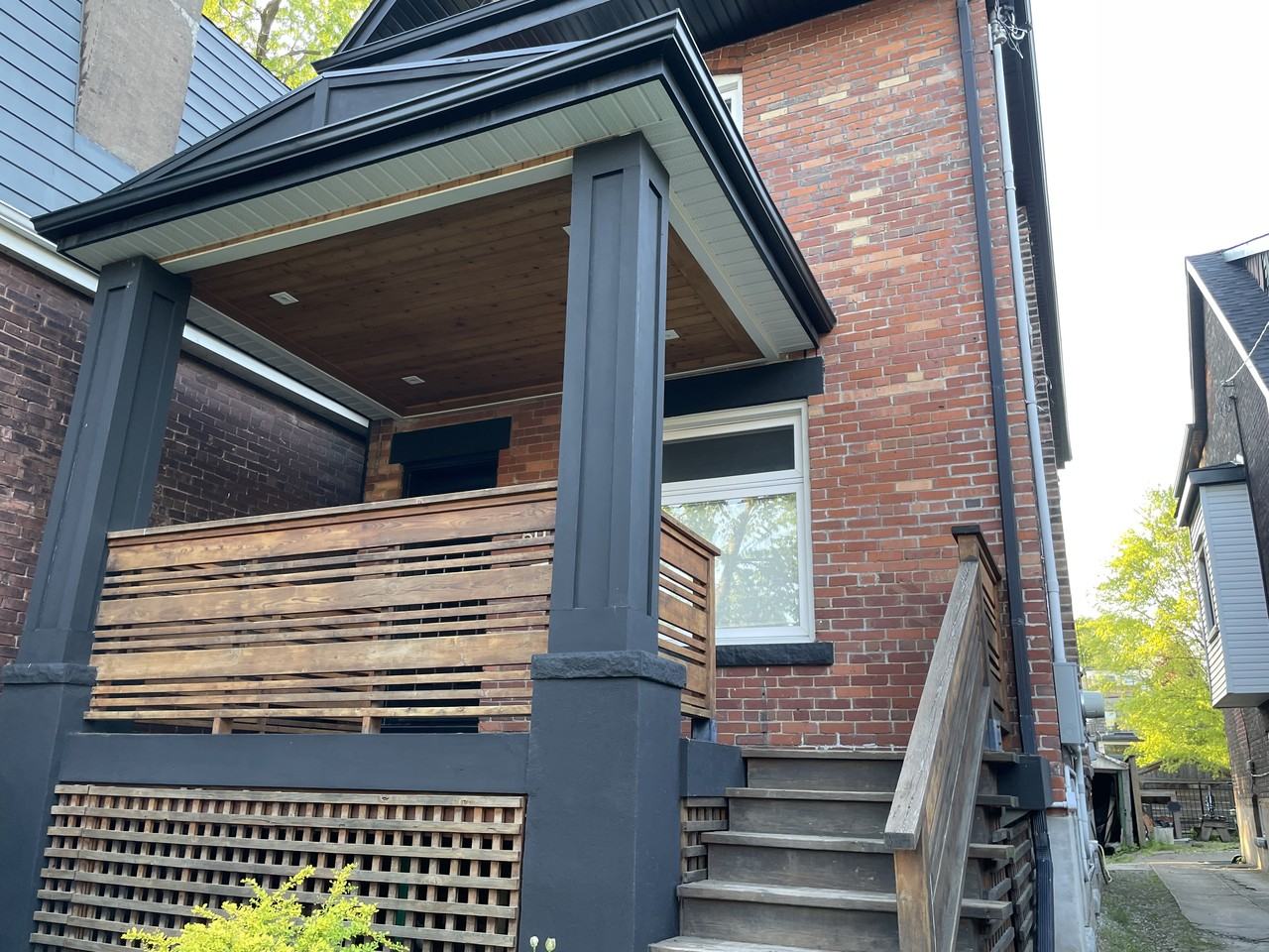 Kenneth Ave & Dundas St W - Photo 2 of 14