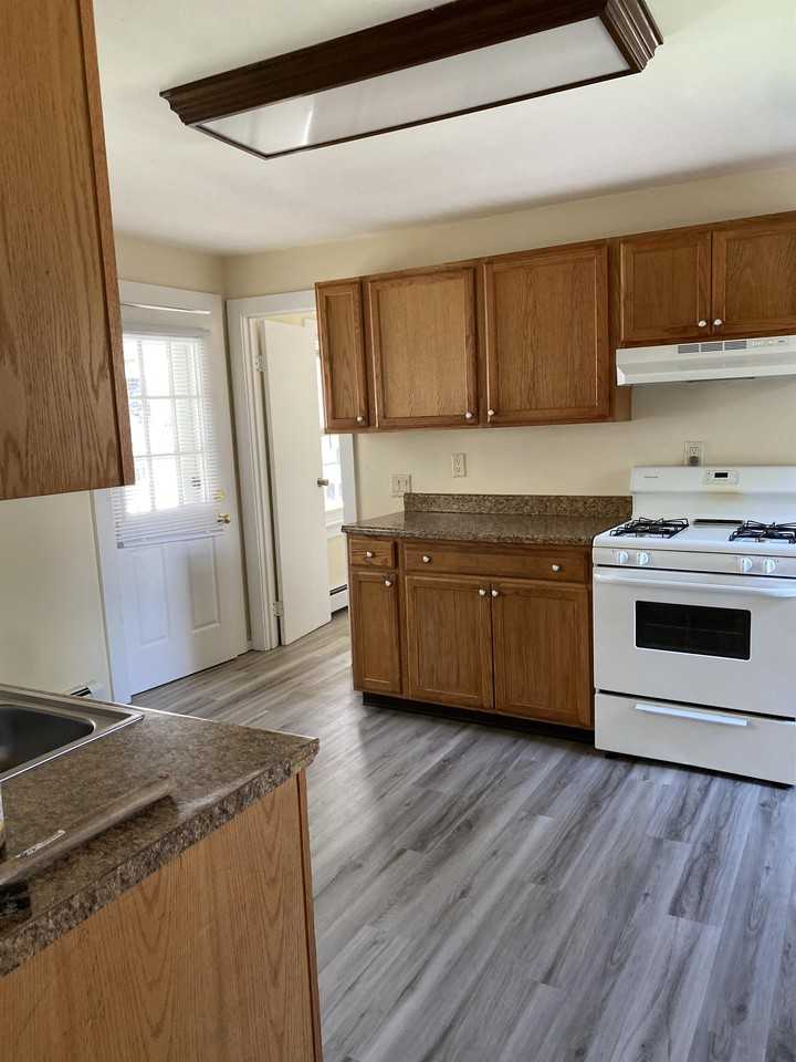 70 Union St #A - Photo 6 of 11