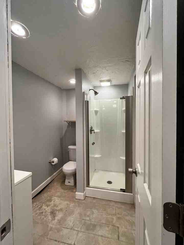 7425 Pennsylvania Ave - Photo 3 of 31